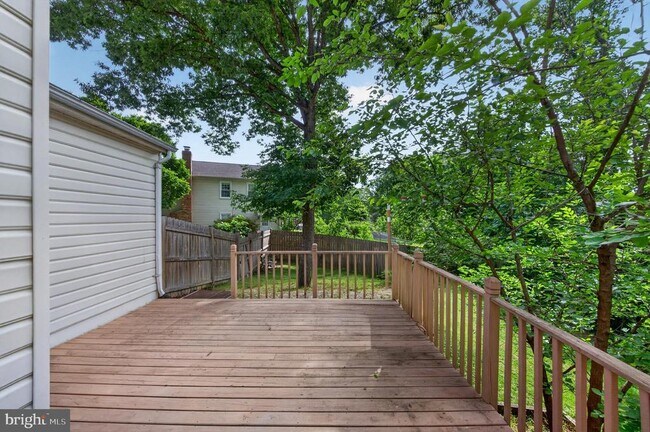 Building Photo - 8815 Newport Ct