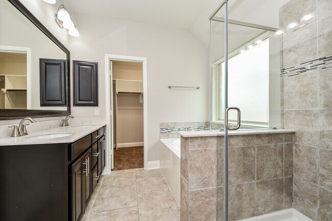 Building Photo - 15330 Ashbrook Dove Ln