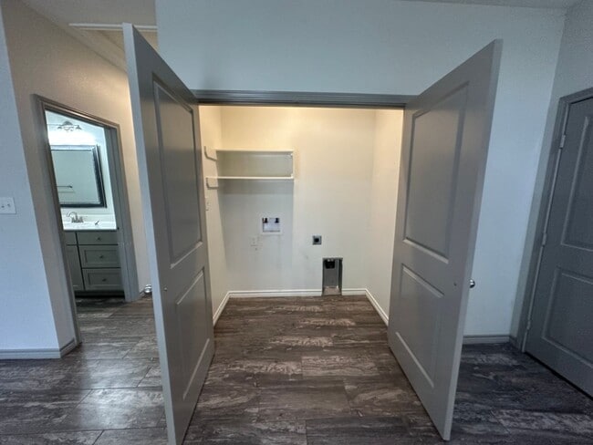 Building Photo - 13314 CR 285-Unit 5