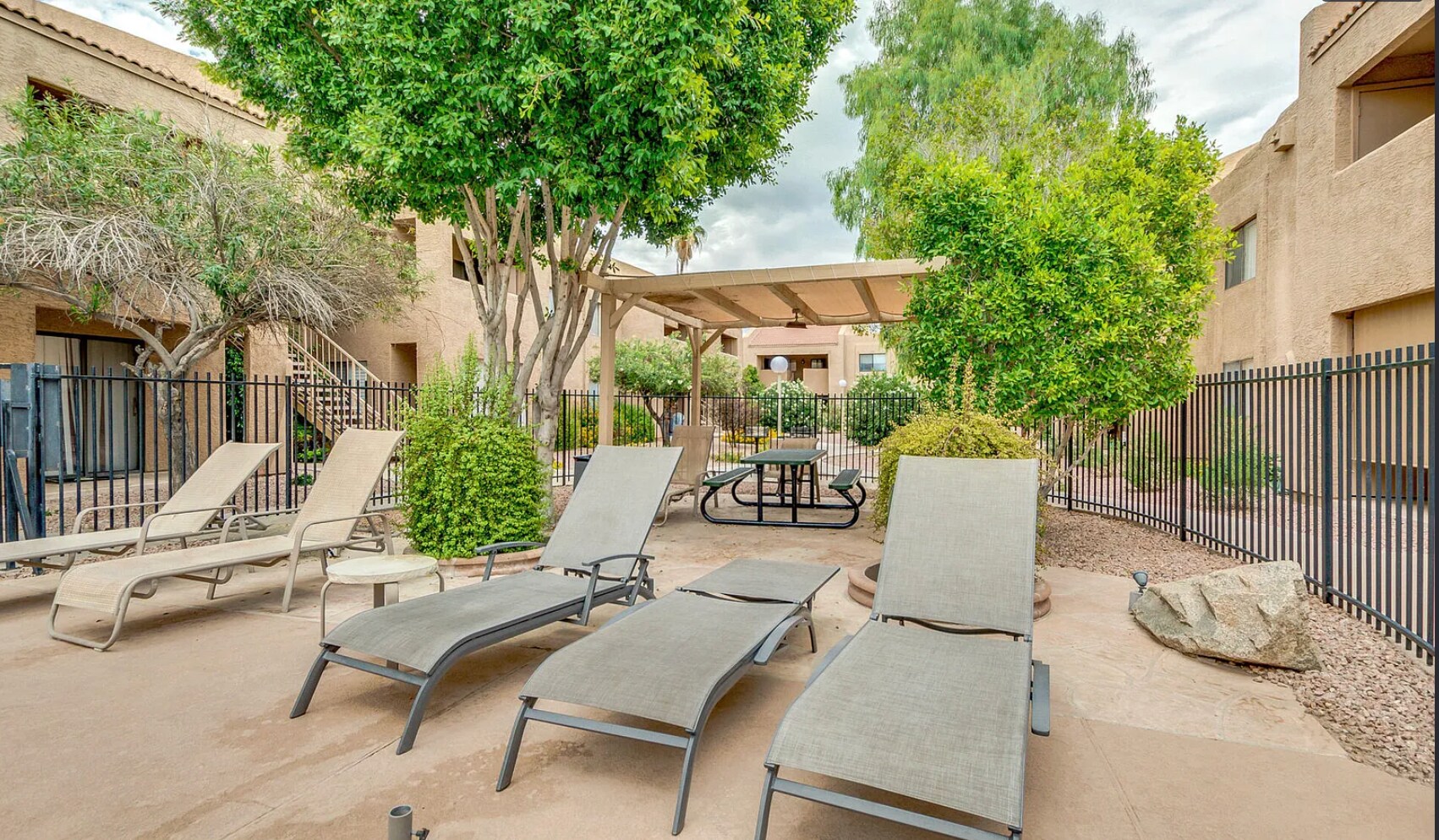 Building Photo - 8155 E Roosevelt St