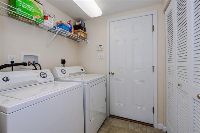 Building Photo - 612 Arbor Ct