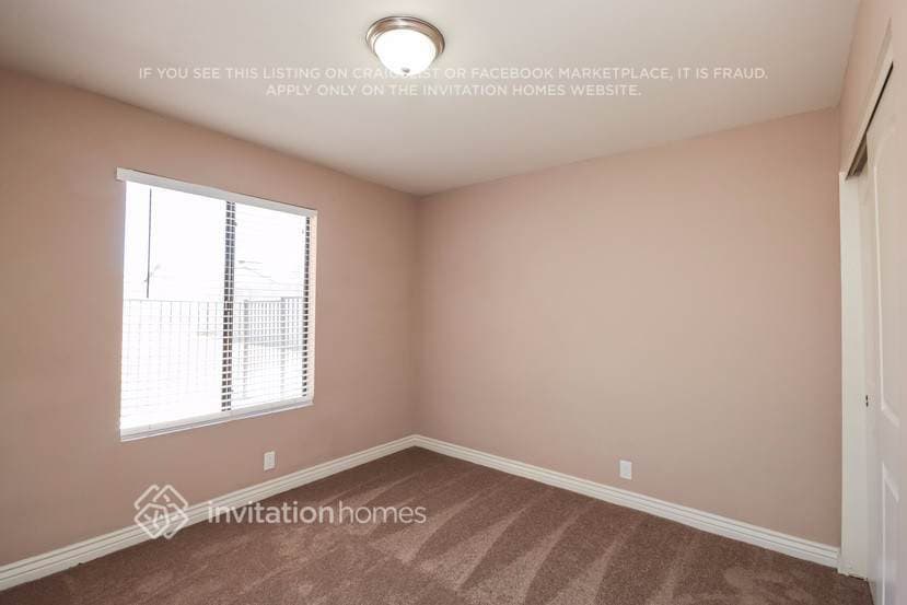 Building Photo - 9020 W Las Palmaritas Dr