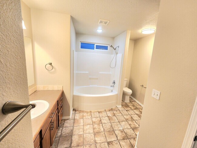 Building Photo - Move In Special- $500.00