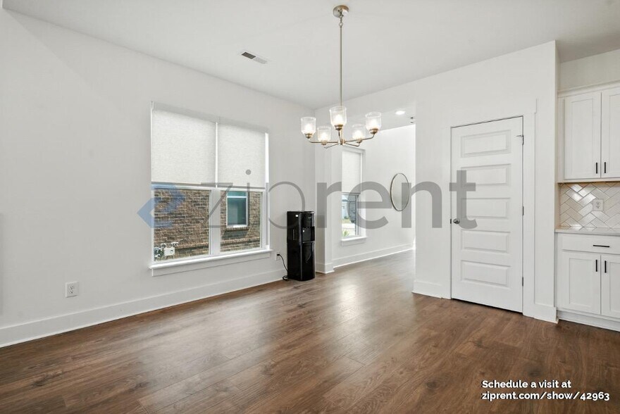 Building Photo - 203 Hudson Dr