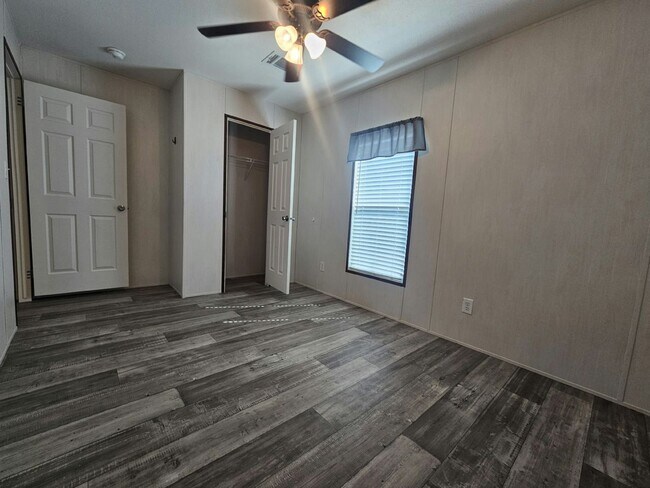 Building Photo - 436 Suwanee Dr