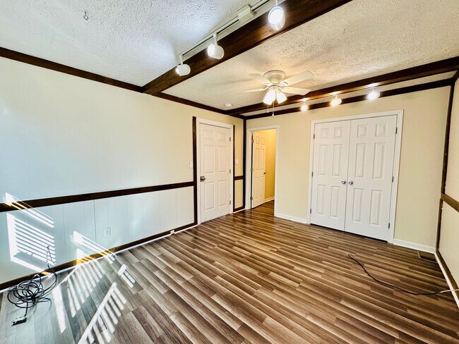 Building Photo - 710 Latimer Ave