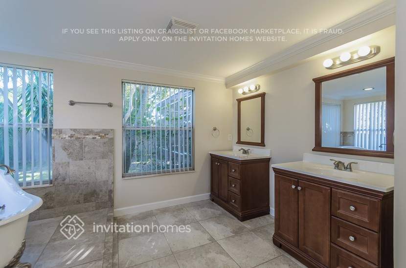 Building Photo - 7781 Snowberry Cir