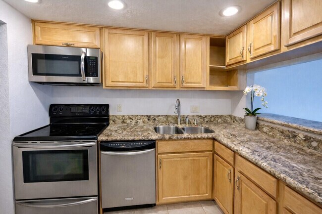 Building Photo - 5300 NE 24th Terrace