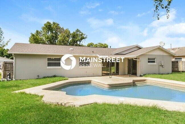 Building Photo - 3 Bedroom Pet-Friendly Home in FERN PARK, ...