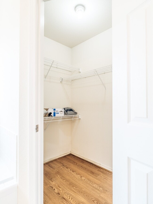 Building Photo - 2402 SW 19th St