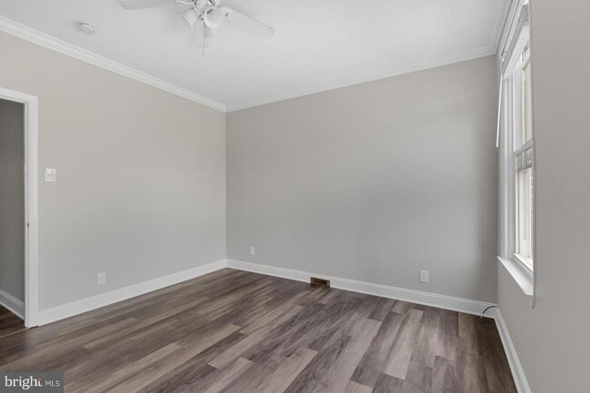 Building Photo - 2637 E Madison St