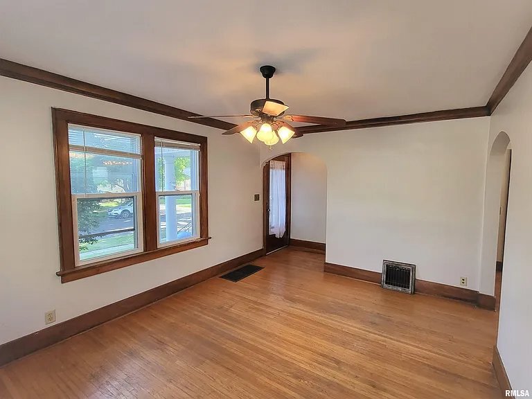 Building Photo - 1021 W Hanssler Pl