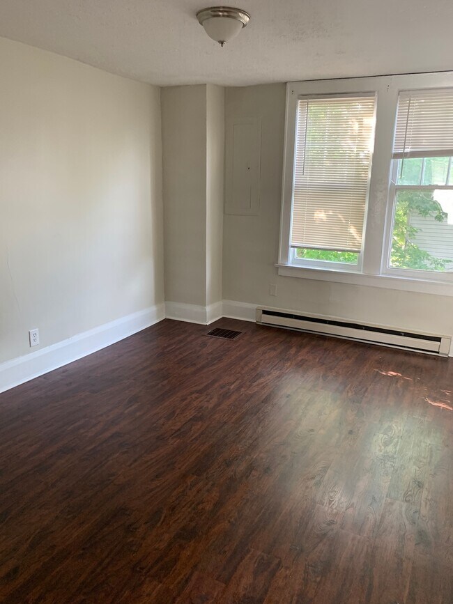 Building Photo - 536A Euclid Ave – Available Fall 2026