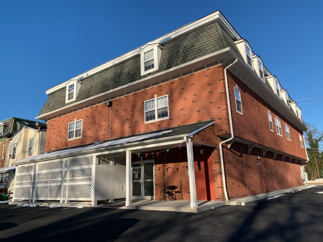 Building Photo - 1244 Kings Hwy