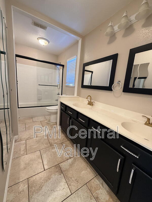 Building Photo - 108 Hornfels Ave