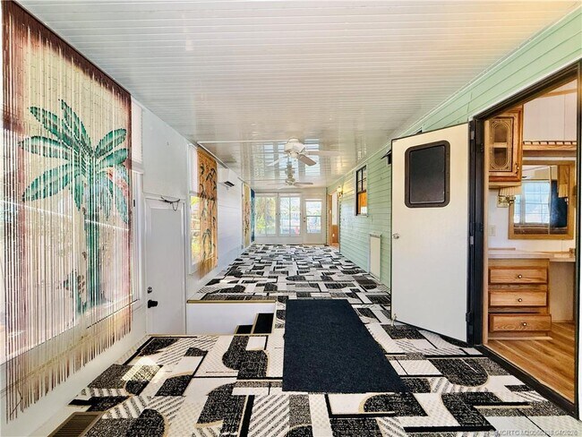 Building Photo - 10851 S Ocean Dr