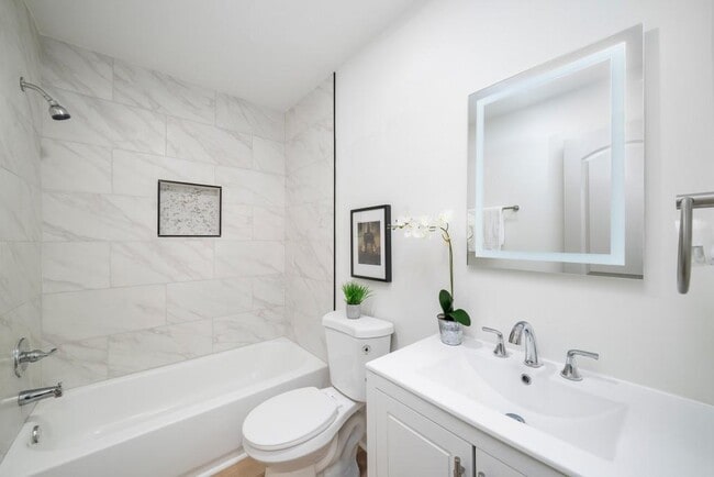 Building Photo - 2028 Hilburn Dr SE