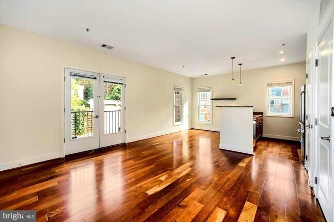 Primary Photo - Spacious + Bright 2 Bedroom w/ Parking and...