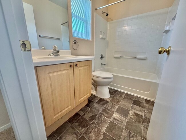 Building Photo - ***SUPER SPRING SPECIAL!!!  -$500 OFF FIRST MONTHS RENT IF MOVED IN 2 WEEKS!!*** COMFORTABLE 2-BE...