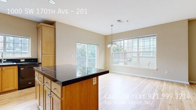 Building Photo - 1000 SW 170th Ave