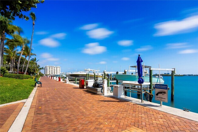 Building Photo - 4000 Towerside Terrace