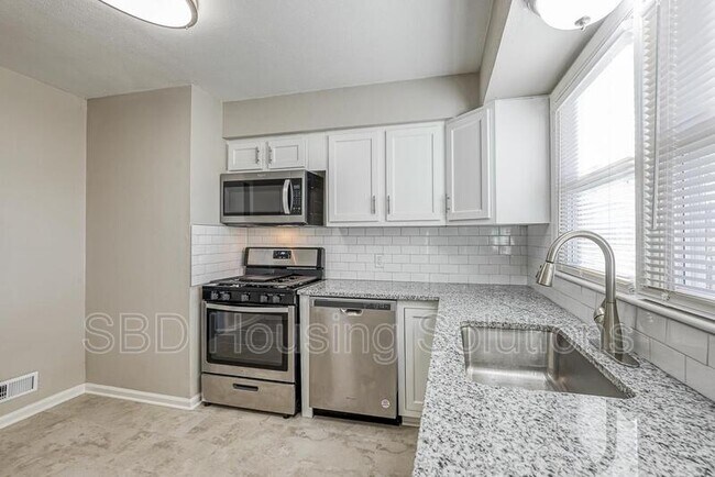 Building Photo - 4811 Martha Truman Rd