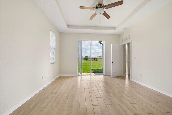 Building Photo - 10419 SW Southgate Ct