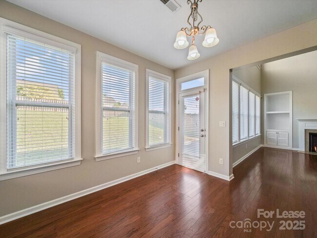 Building Photo - 10205 Falling Leaf Dr NW
