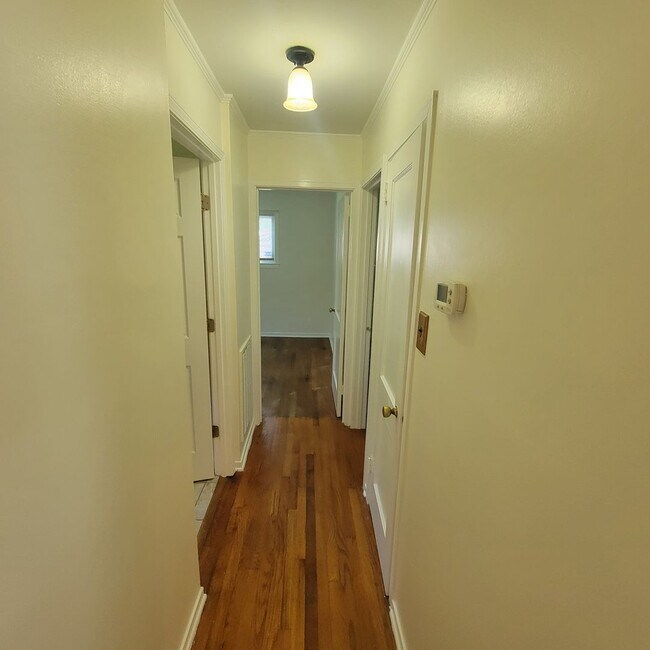 Building Photo - 2 Bed, 1 Bath House-Cookeville City Limits