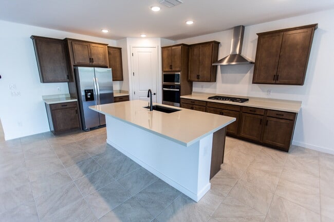 Building Photo - 23024 E Watford Dr