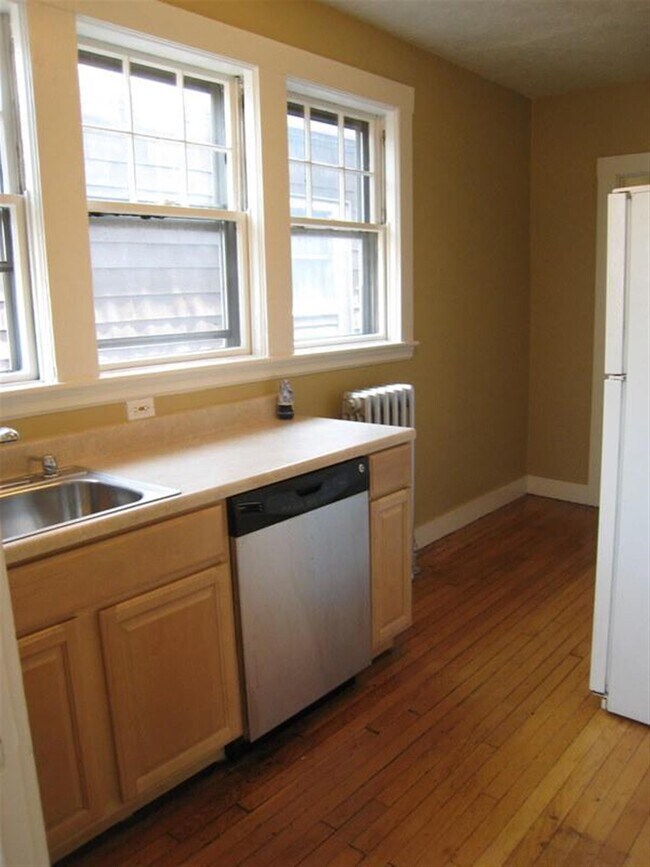 Primary Photo - 172 Norfolk St