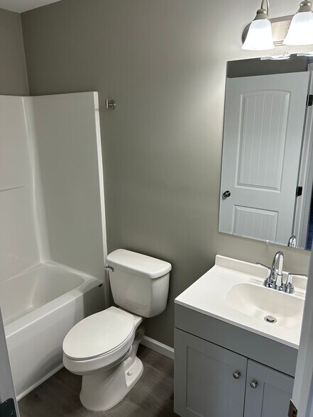 Building Photo - 239 Keswick Dr