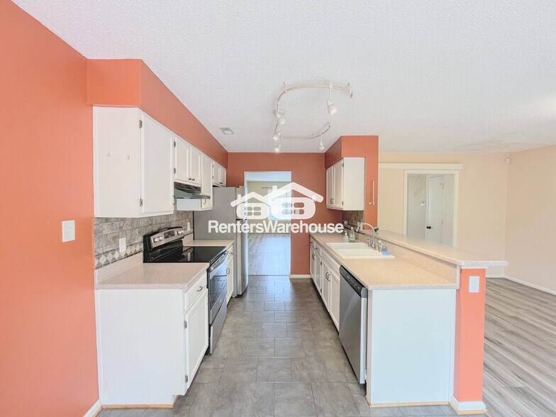 Building Photo - 631 Brisa Ct