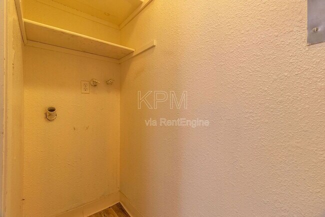 Building Photo - 5626 Blackoak Ct
