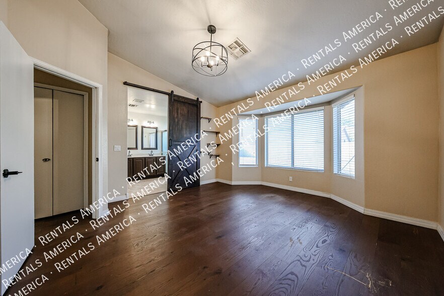 Building Photo - 2292 E Remington Pl