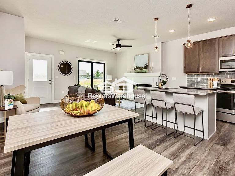 Building Photo - 3622 NE Kara Ln