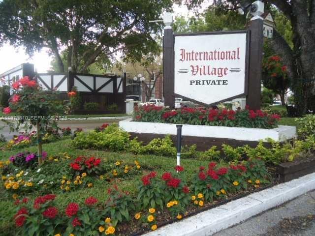 Building Photo - 3710 Inverrary Dr