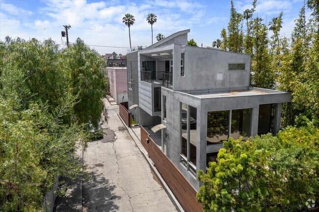 Building Photo - 483 Carroll Canal Ct