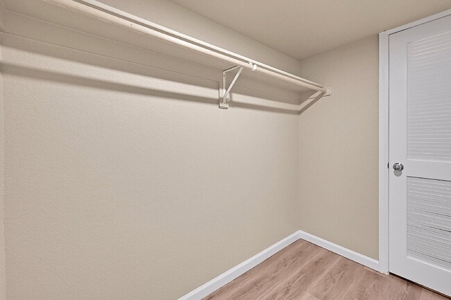 Building Photo - $1,850-3 Bed 3.5 Bath townhome in CO Sprin...