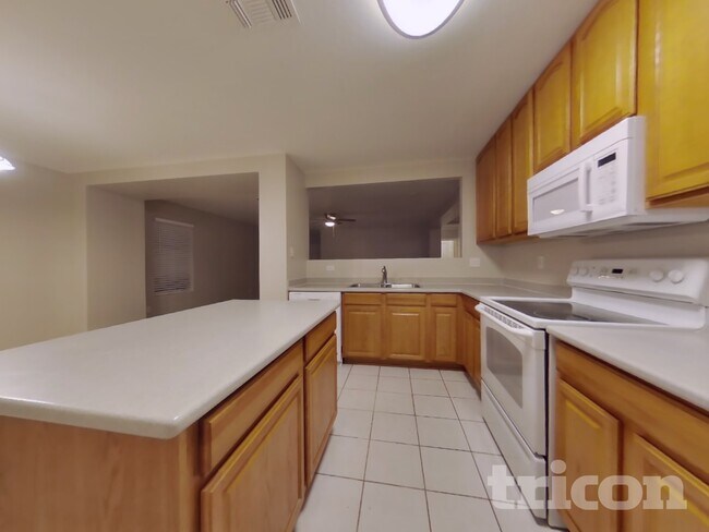 Building Photo - 11522 W Charter Oak Rd