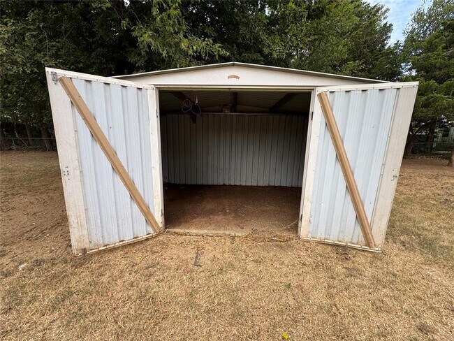 Building Photo - 14820 W Funston Dr