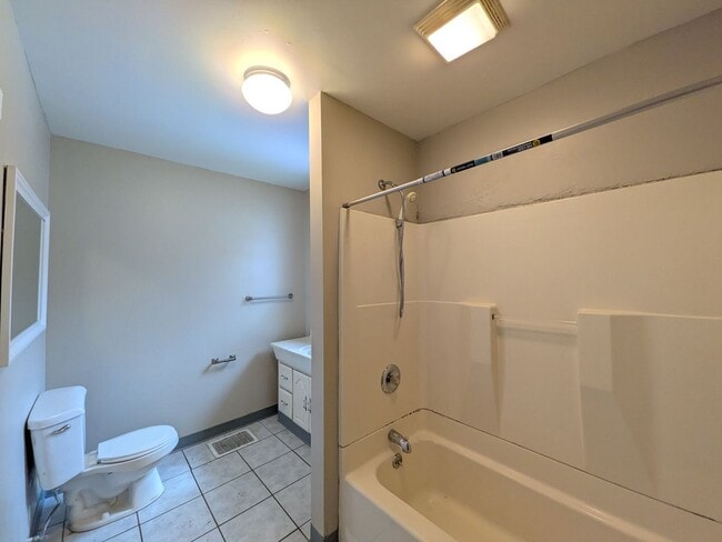 Building Photo - Large 4 Bedroom Home with Garage, Deck, & Fence!