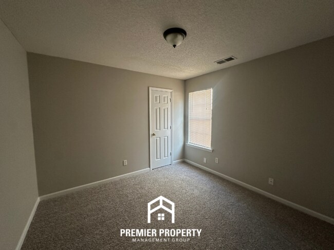 Building Photo - 1116 Sunstar Dr