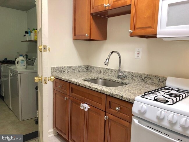 Building Photo - 531 E Bellefonte Ave