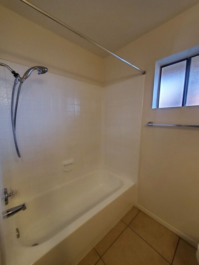 Building Photo - 4533 E Contessa St