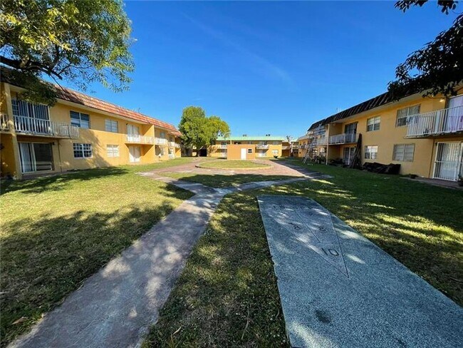Building Photo - 505 NW 177th St