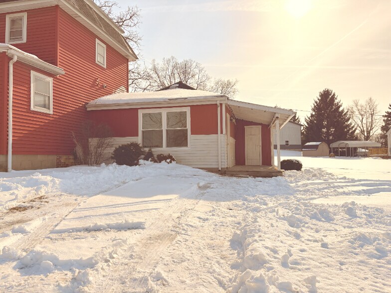 Building Photo - 10 W Park St