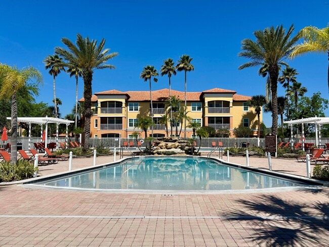 Building Photo - 5483 Vineland Rd