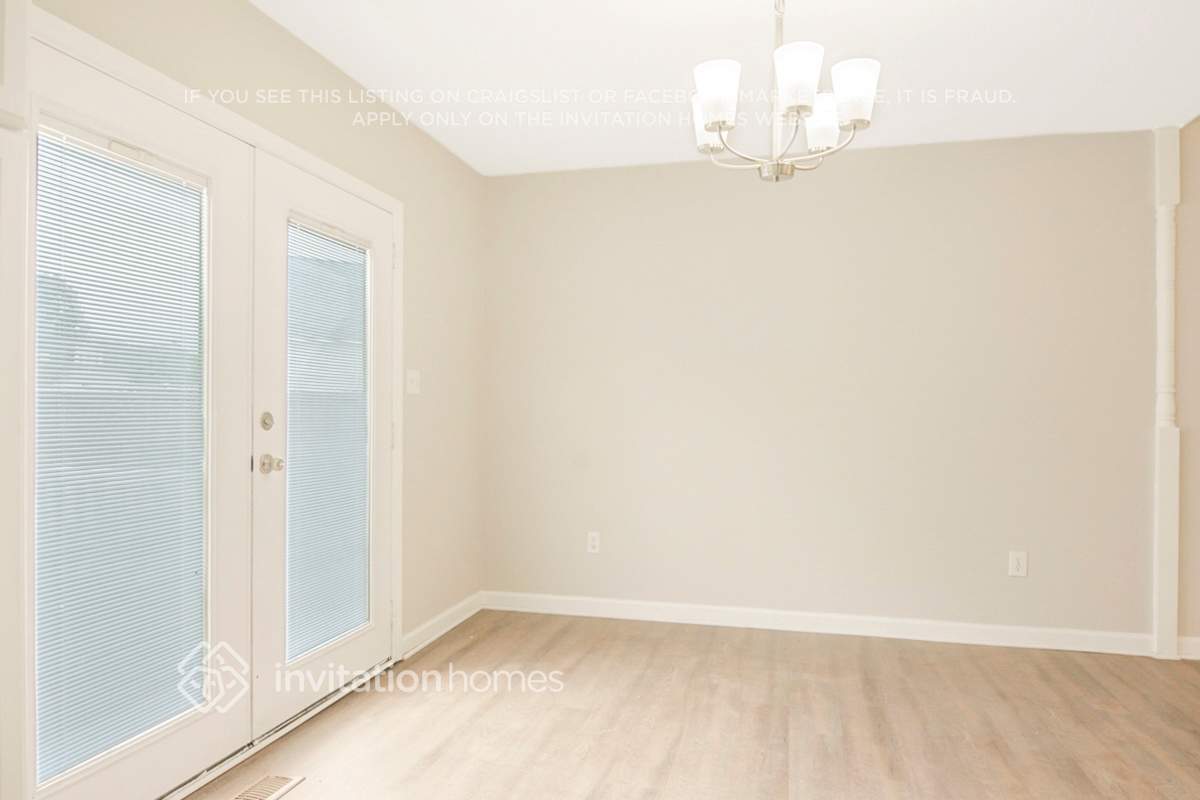Building Photo - 136 Kings Way