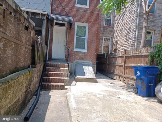 Building Photo - 513 N Highland Ave